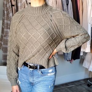CABLE KNIT SWEATER IN KHAKI